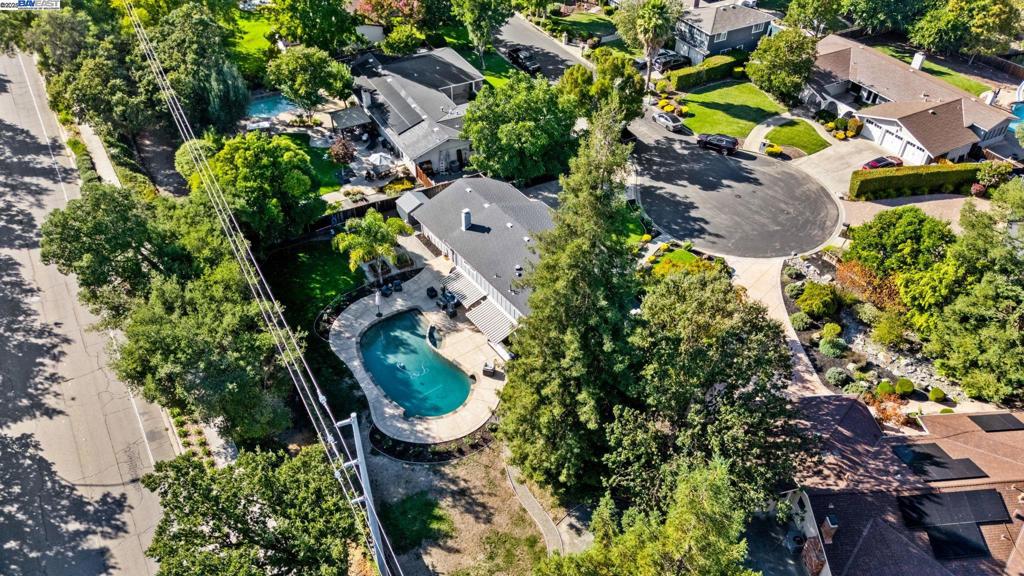 BROOKSIDE - Residential