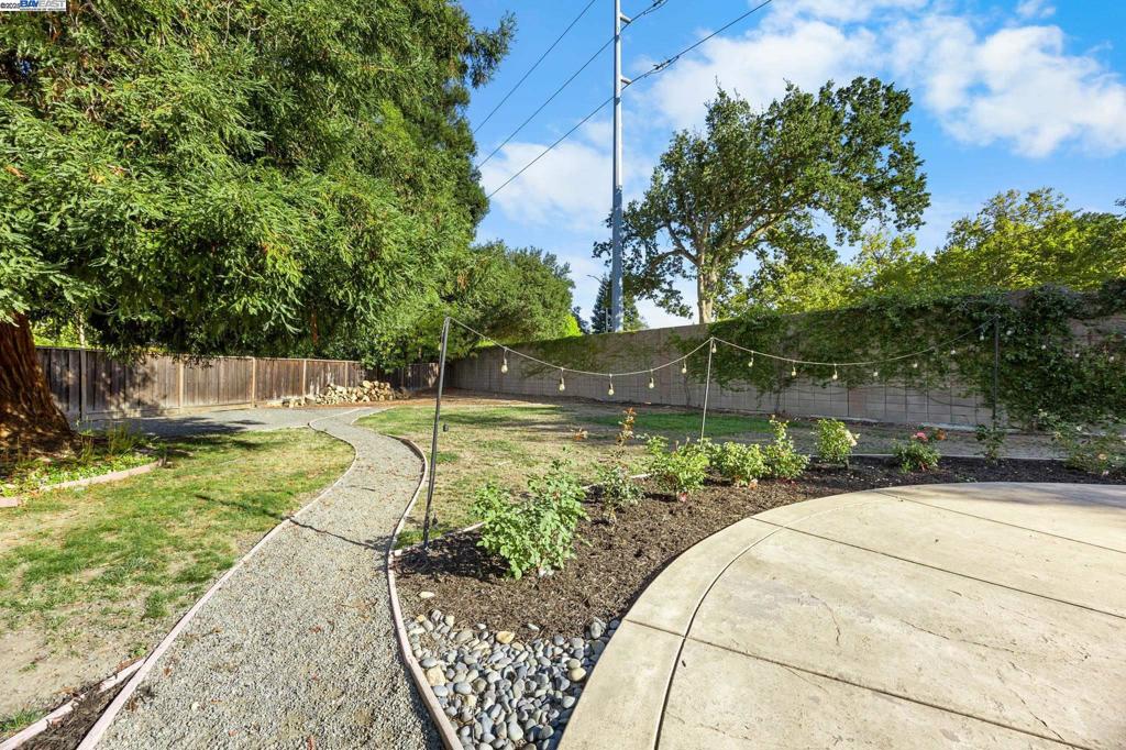 BROOKSIDE - Residential