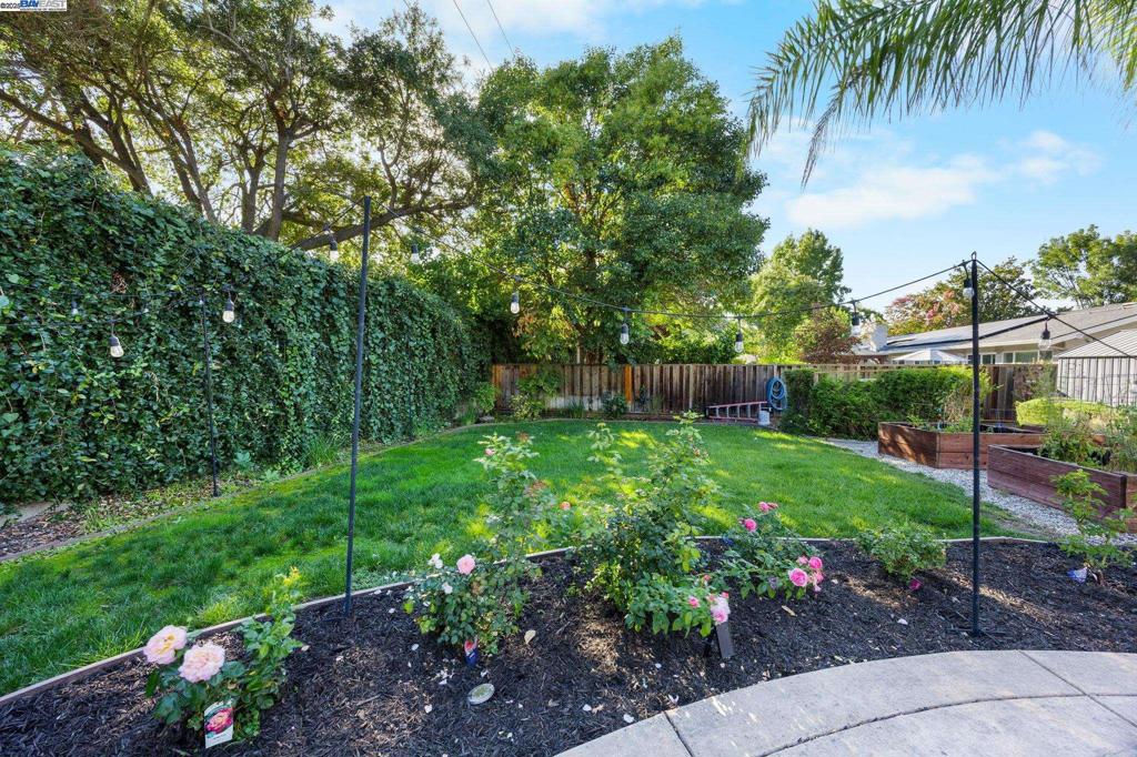 BROOKSIDE - Residential