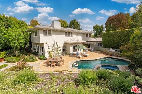 Photo of 291 Loring Avenue, Los Angeles, CA 90024 (MLS # 26989333)