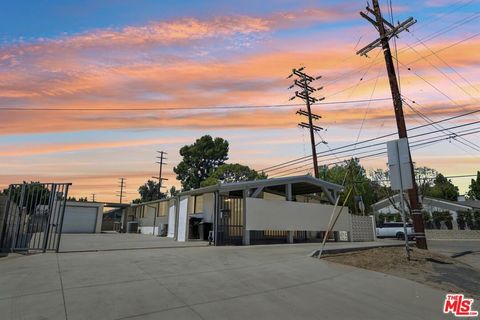 Photo of 11100 Sheldon Street, Sun Valley, CA 91352 (MLS # 26802605)