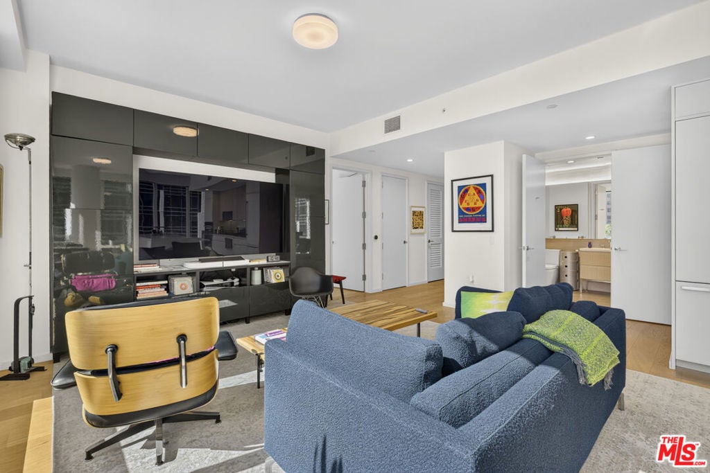 877 Francisco Street 1506