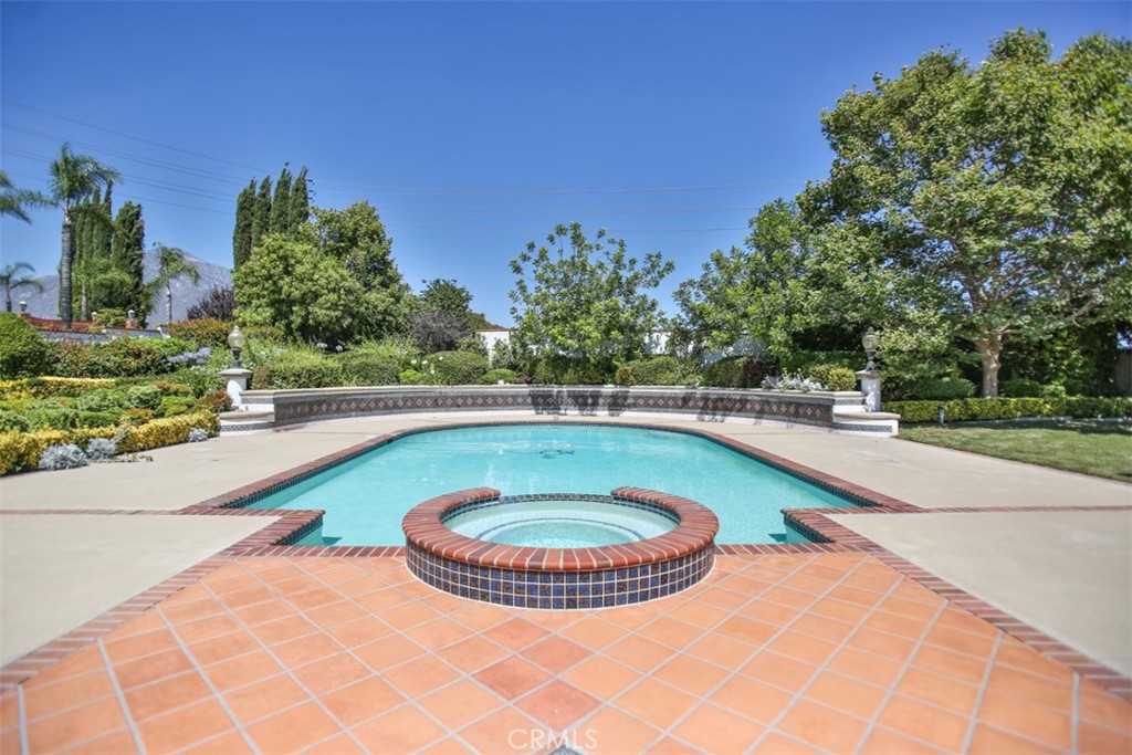3624 Hollins Avenue