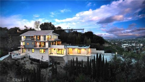 12480 Viewcrest Road Studio City CA 91604