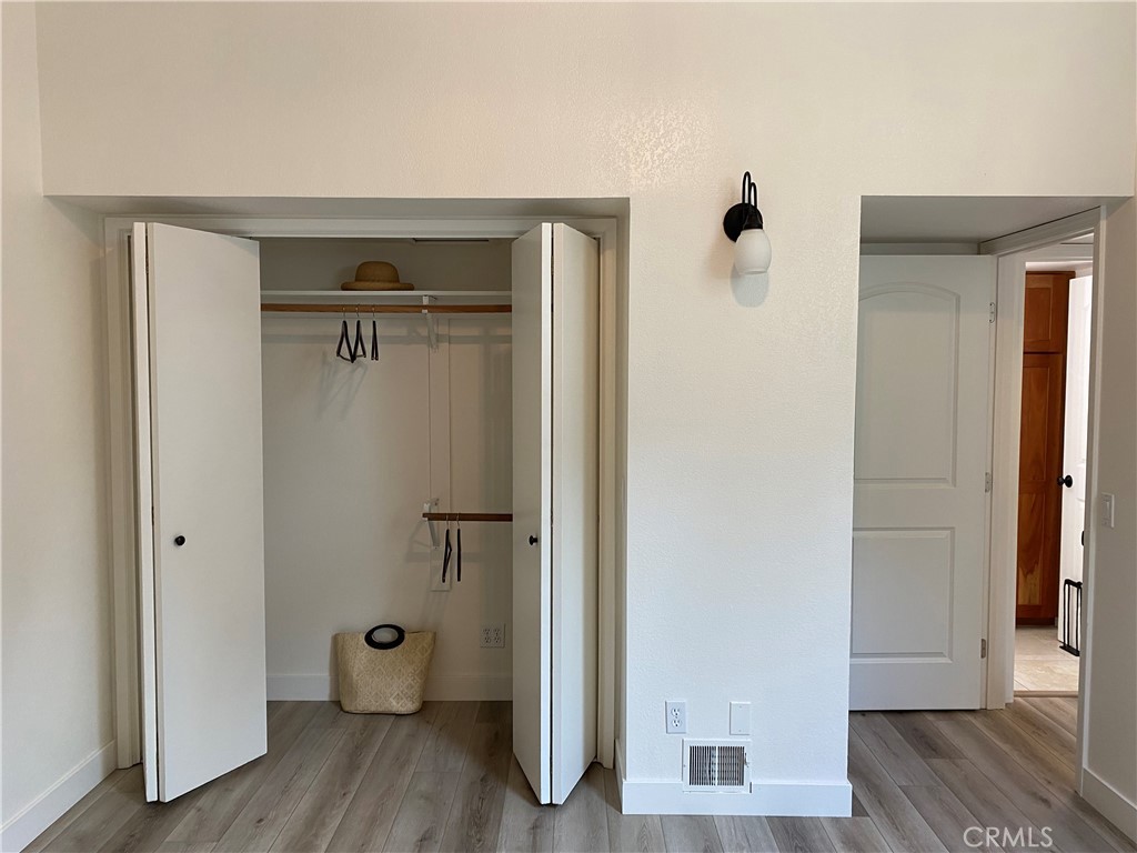 Cambri Pines Manor 02 - Residential