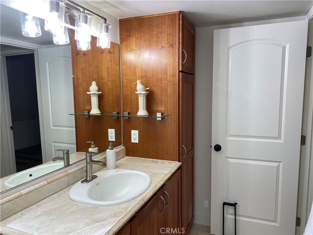 Cambri Pines Manor 02 - Residential