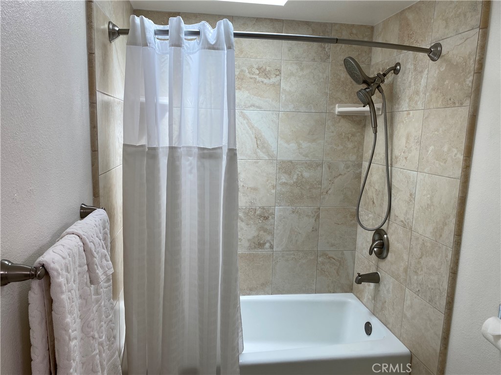 Cambri Pines Manor 02 - Residential