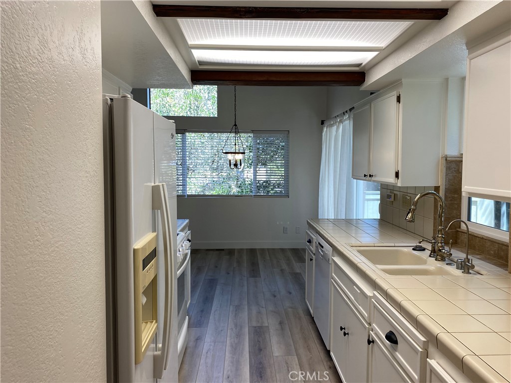 Cambri Pines Manor 02 - Residential