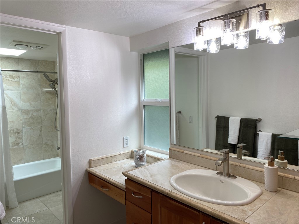 Cambri Pines Manor 02 - Residential