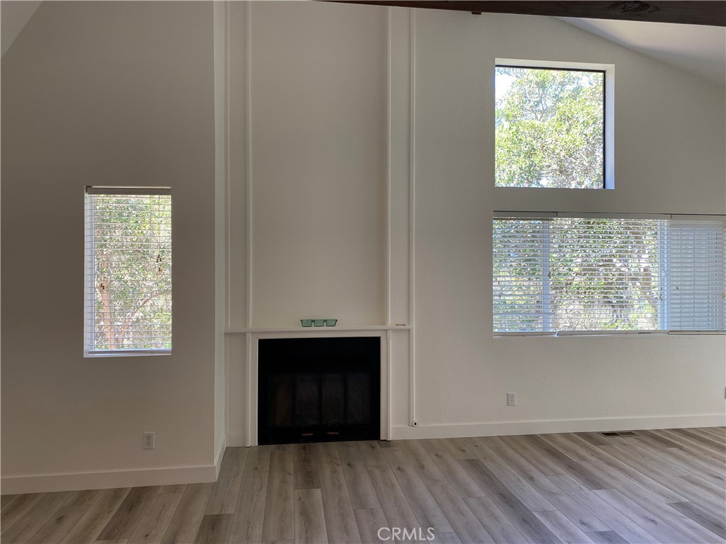 Cambri Pines Manor 02 - Residential