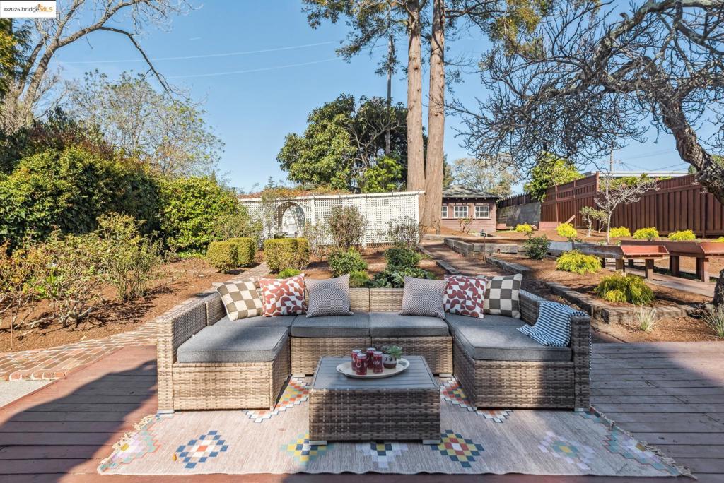 EL CERRITO - Residential