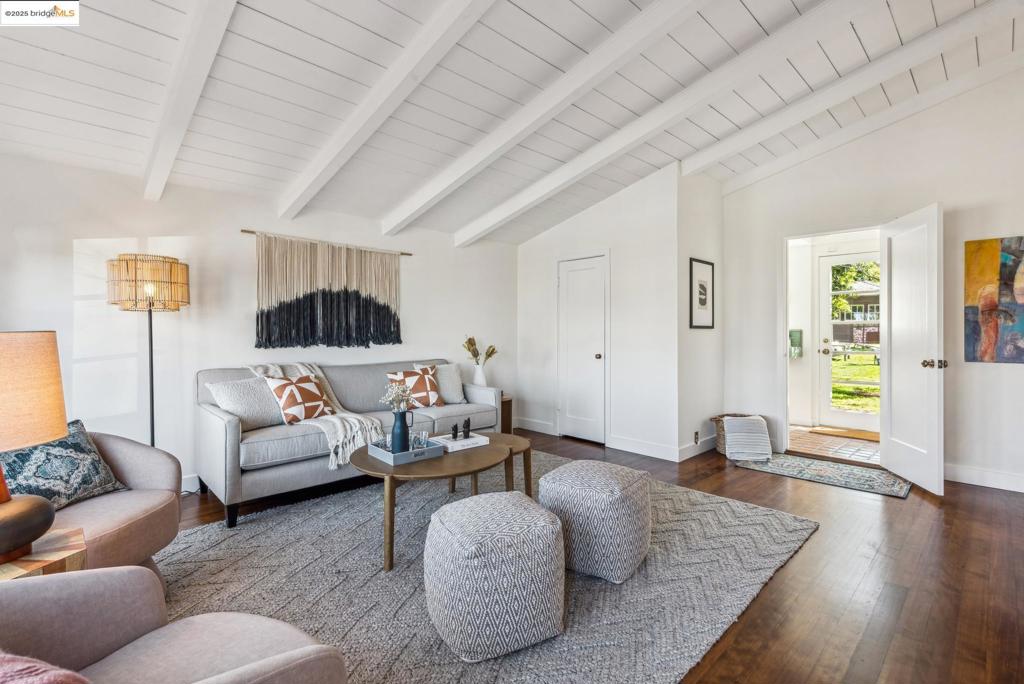 EL CERRITO - Residential