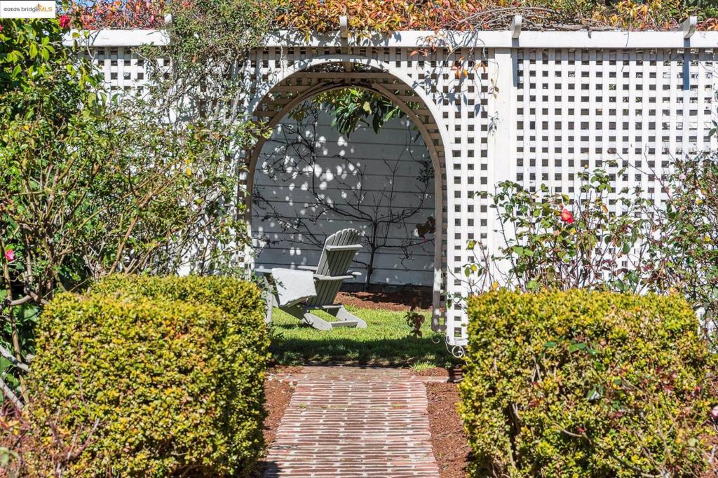 EL CERRITO - Residential