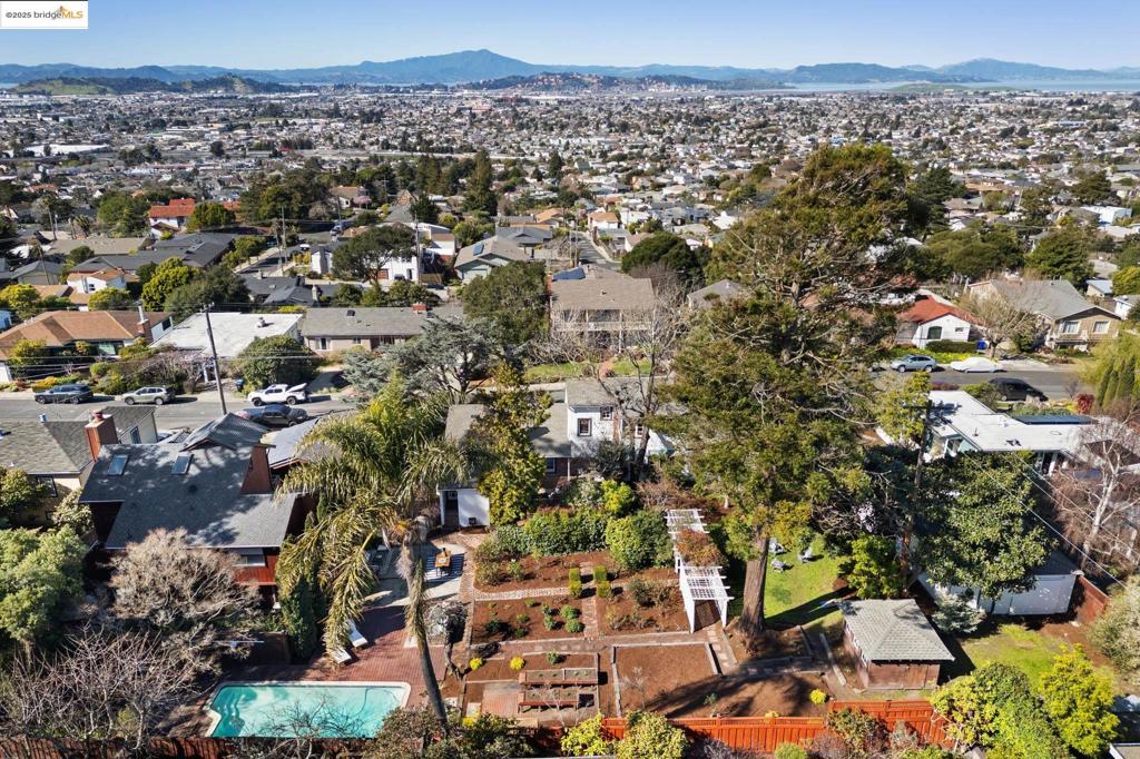 EL CERRITO - Residential