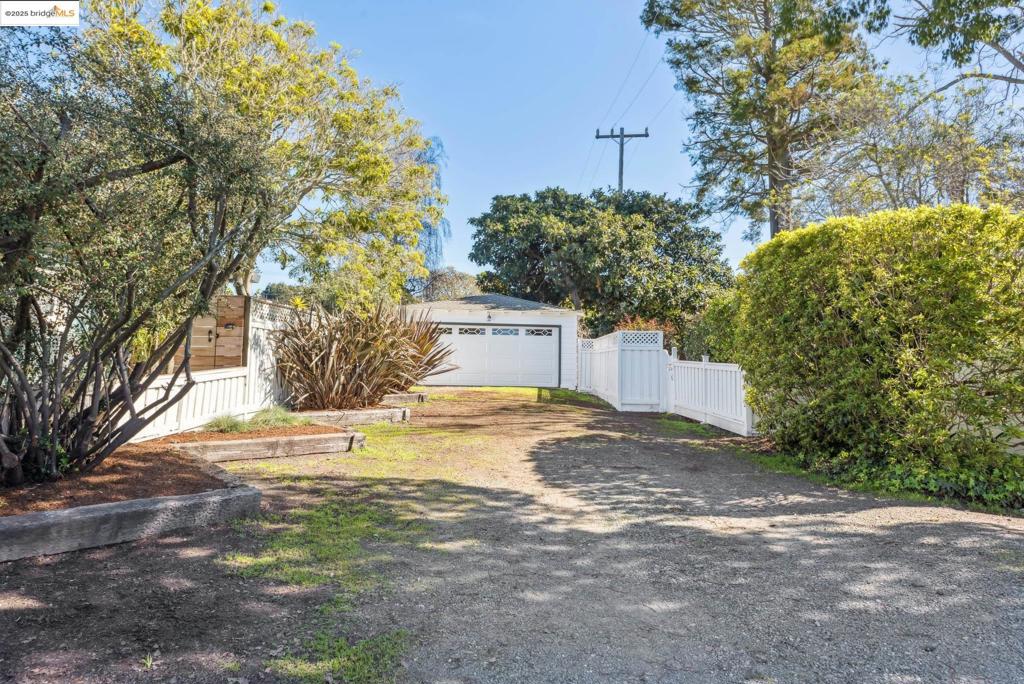 EL CERRITO - Residential