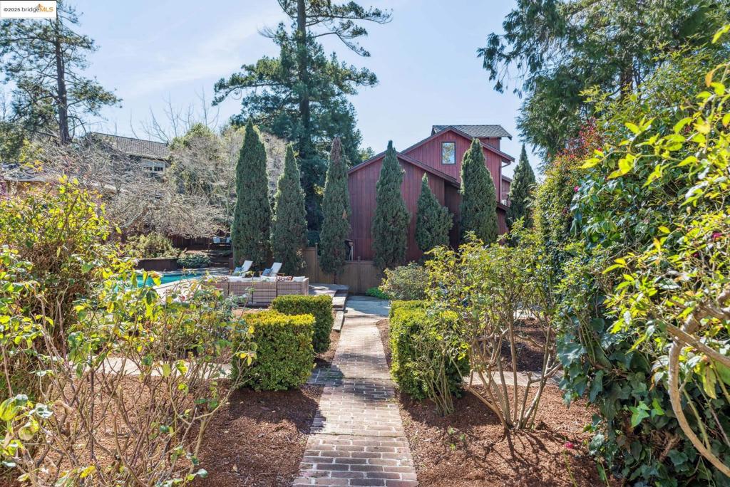 EL CERRITO - Residential