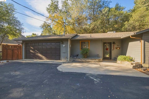 Photo of 1270 Shaws Flat Rd RD, Sonora, CA 95370 (MLS # 41151736)