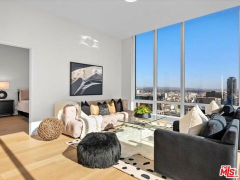 Photo of Los Angeles, CA 90017 (MLS # 26654533)