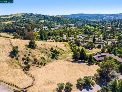 Photo of 1966 Joseph Dr DR, Moraga, CA 94556 (MLS # 41137137)