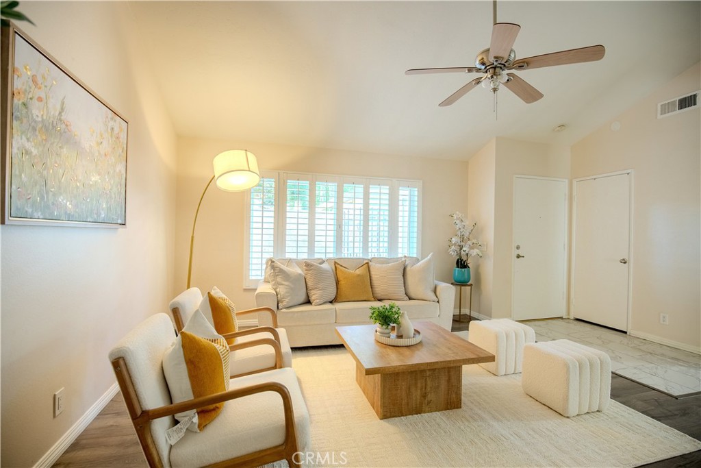2528 N Tustin D