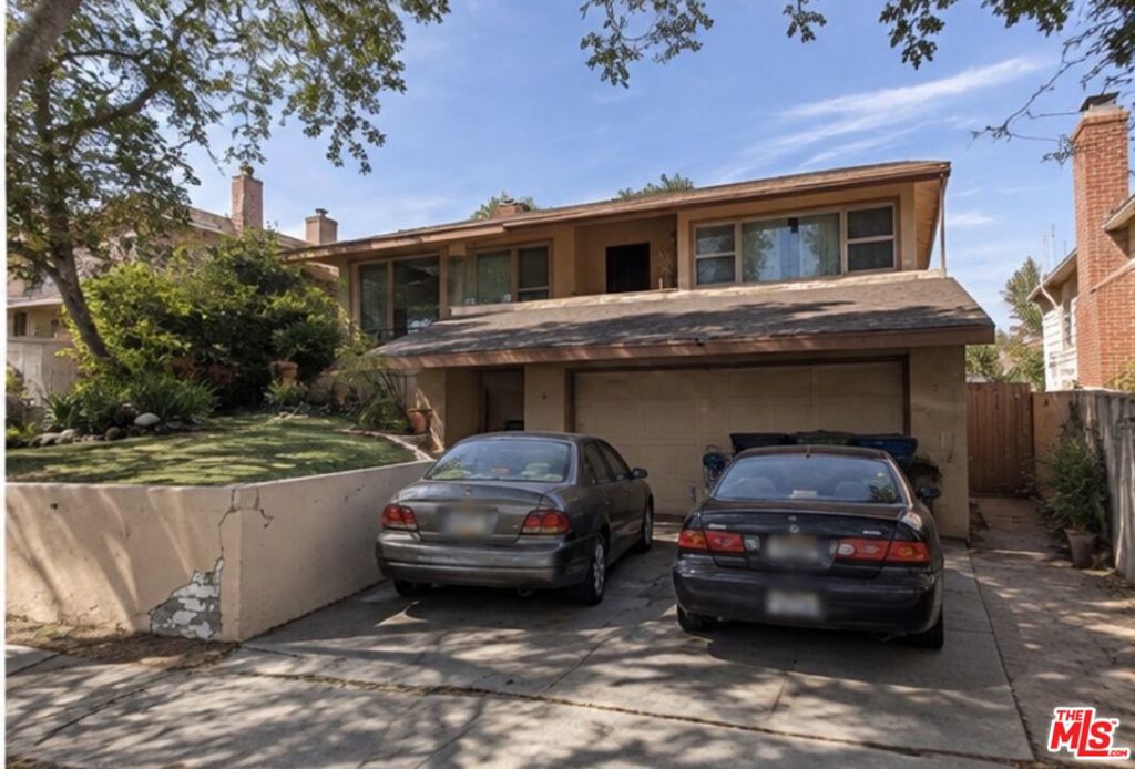 3435 W 84th Place