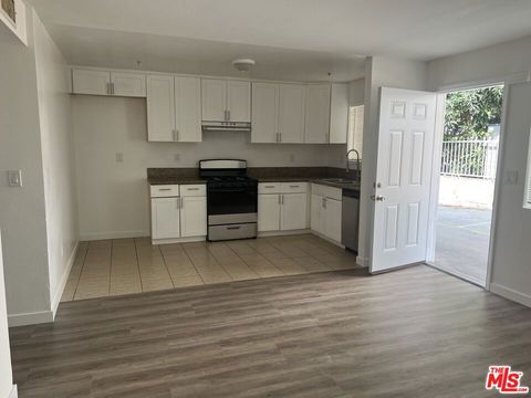 Photo of 6640 IRVINE Avenue #6, North Hollywood, CA 91606 (MLS # 26810315)