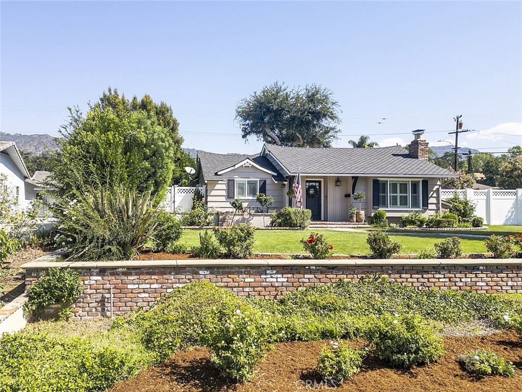 855 E Meda Avenue