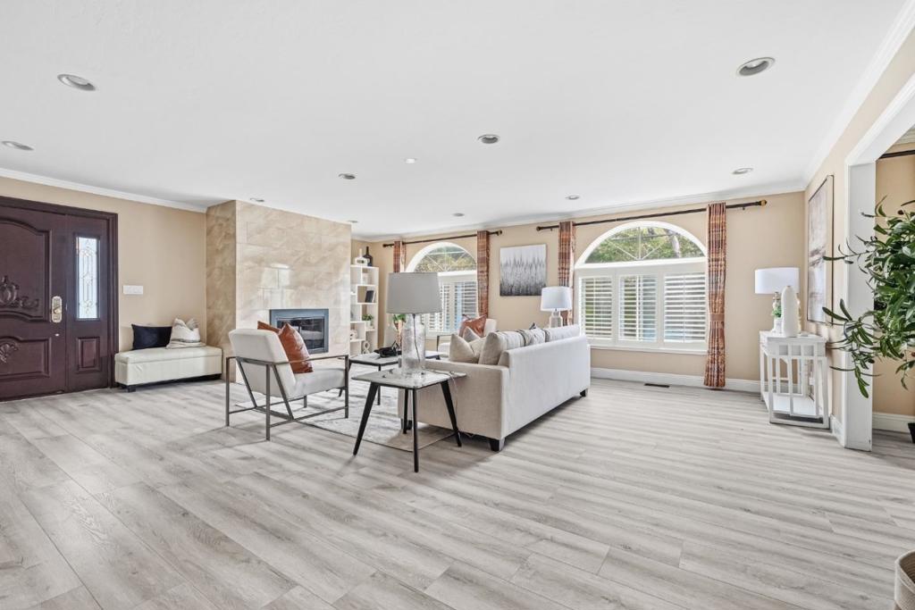 3202 E Laurel Creek Road