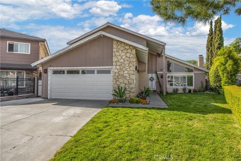 Photo of 1320 N Van Gogh CIR, Orange, CA 92867 (MLS # CV26232903)