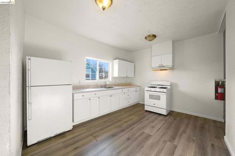 Photo of 203 Bissell Ave, Richmond, CA 94801 (MLS # 41129203)