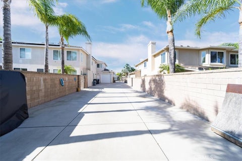 Tiny photo for 42151 Kimberly WAY, Murrieta, CA 92562 (MLS # SW26198779)