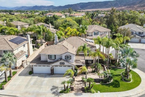 Photo of 42151 Kimberly WAY, Murrieta, CA 92562 (MLS # SW26198779)
