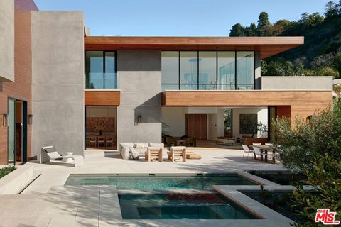 Photo of 10901 Chalon Road, Los Angeles, CA 90077 (MLS # 26680285)