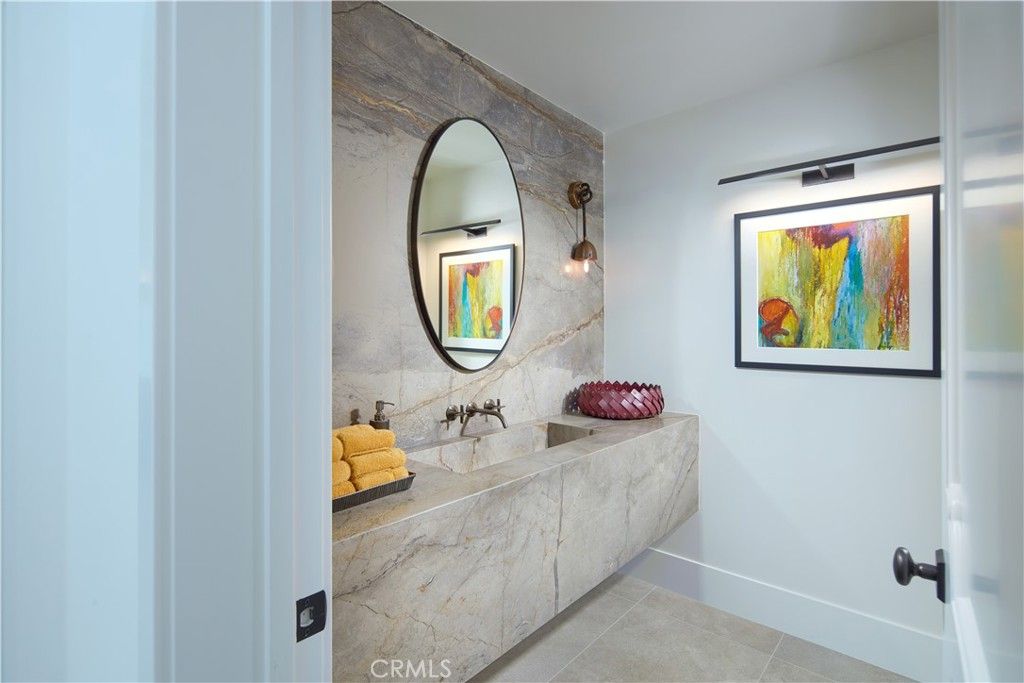 listing image 130728217757041673181