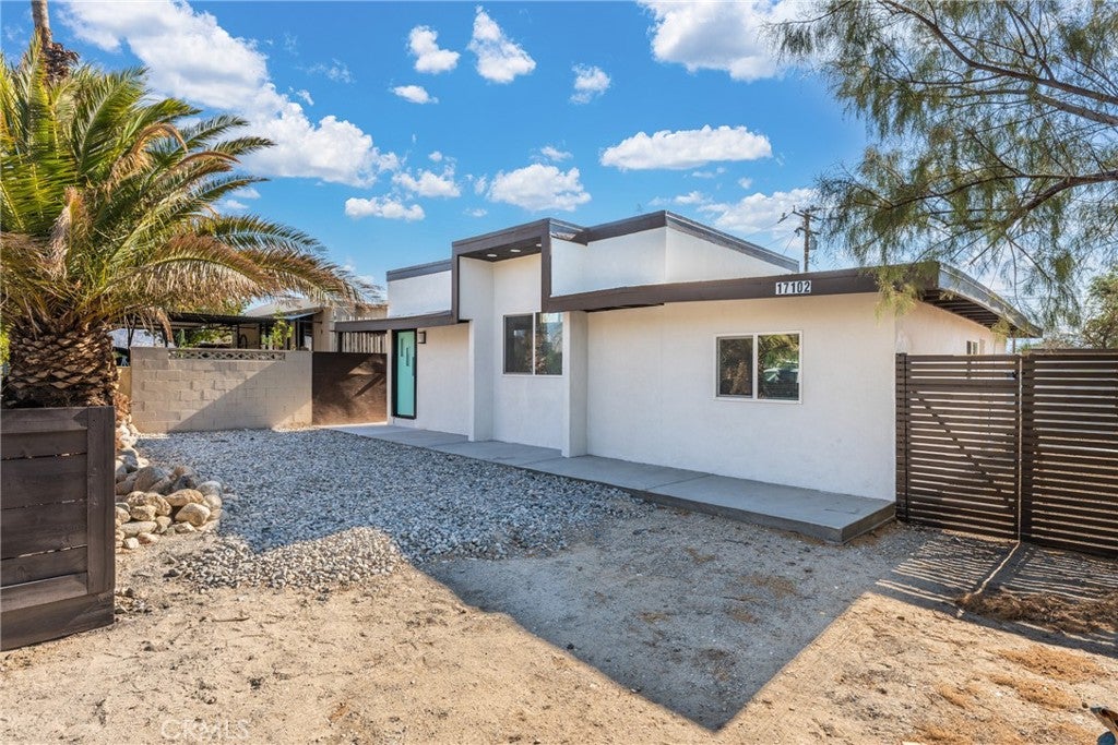 17102 Sanborn