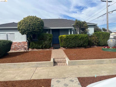 Photo of 1937 Coalinga Ave AVE, Richmond, CA 94801 (MLS # 41151253)