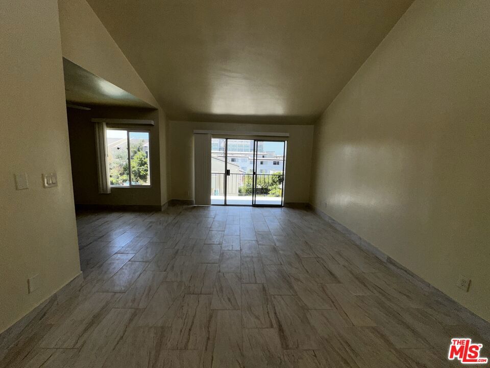 3422 Maricopa Street 210