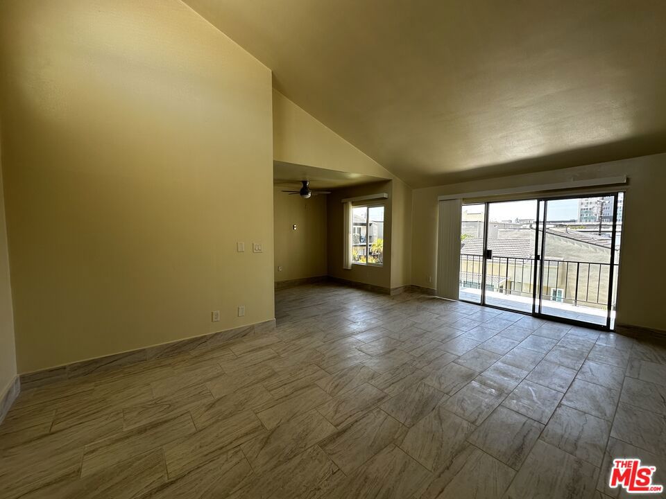 3422 Maricopa Street 210