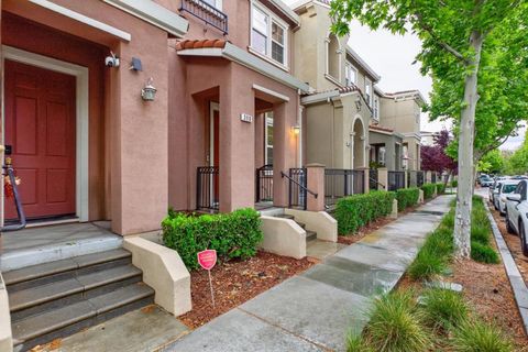 Photo of 390 Olive Hill Drive, San Jose, CA 95125 (MLS # ML82043921)