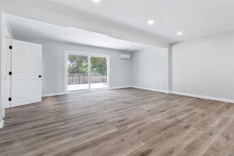 Tiny photo for 720 Gough Ave Ave, Templeton, CA 93465 (MLS # 250040309SD)