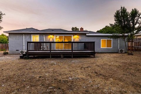 Tiny photo for 720 Gough Ave Ave, Templeton, CA 93465 (MLS # 250040309SD)