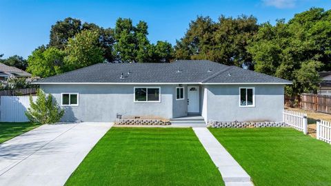 Tiny photo for 720 Gough Ave Ave, Templeton, CA 93465 (MLS # 250040309SD)