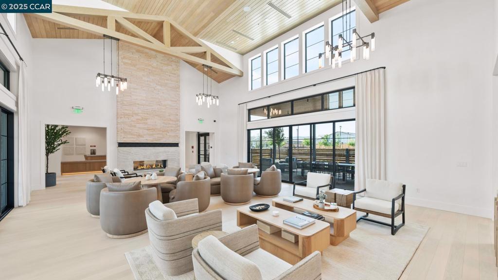 REGENCY - Residential