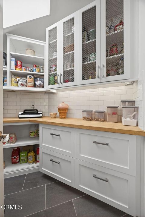 Tiny photo for 7405 Loma Vista Road, Ventura, CA 93003 (MLS # V1-34487)