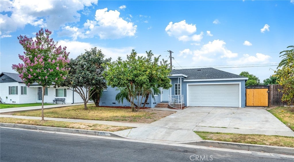 903 N Broadacres