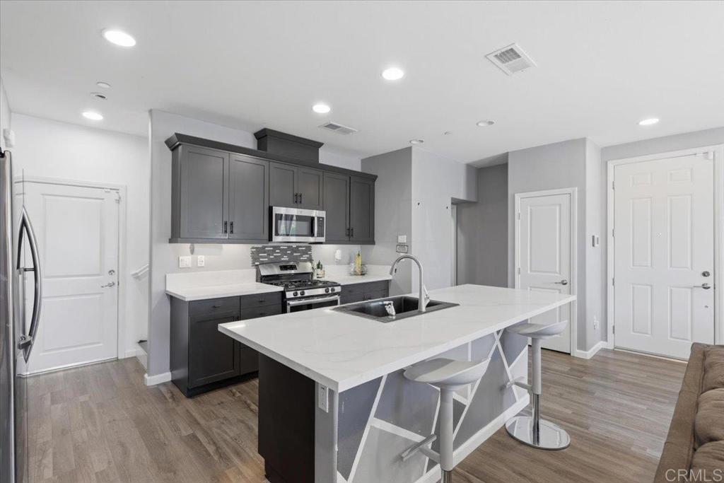 1800 Saltaire Place 23