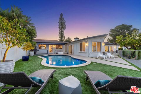 14652 Deervale Place Sherman Oaks CA 91403