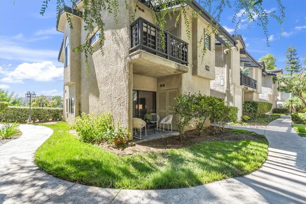 Rare End-Unit with Stunning Mountain & City Light Views! Don’t miss this opportunity to own a bright and peaceful end-unit with panoramic views of the mountains and Agoura Hills city lights. This spacious home features a large kitchen, oversized dining area, and a step-down living room with extra windows for abundant natural light. The generous primary bedroom includes an en-suite bath and walk-in closet. Enjoy two private patios—front patio with laundry/utility closet and views of lush grounds, and rear patio with scenic views of the Conejo Valley. Additional highlights include a detached one-car garage with extra storage, and beautifully landscaped grounds with walking paths and resort styled pool. The HOA is currently reimagining and upgrading the common areas for an even better living experience. Conveniently located near shopping (Ralphs, Vons, Starbucks) and with easy freeway access.