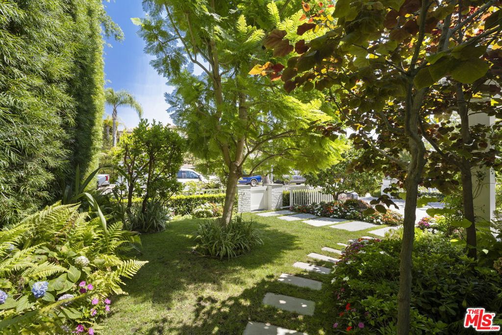 Photo of 448 21st Street, Santa Monica, CA 90402 (MLS # 26940719)
