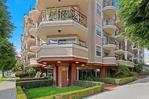 Photo of 801 Pine Avenue #303, Long Beach, CA 90813 (MLS # 226004845)